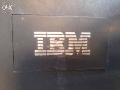شاشة كمبيوتر ~`IBM 19 ١٩ بوصة 0