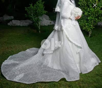 فستان زفاف للبيع بالهيد بيس لبسه واحده لمده ساعتين 3