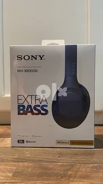 Sony sealed Headphones - Blue color 4