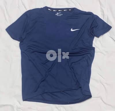 Nike Sports wear shirts تيشيرتات و شورتات Dry-fit 2