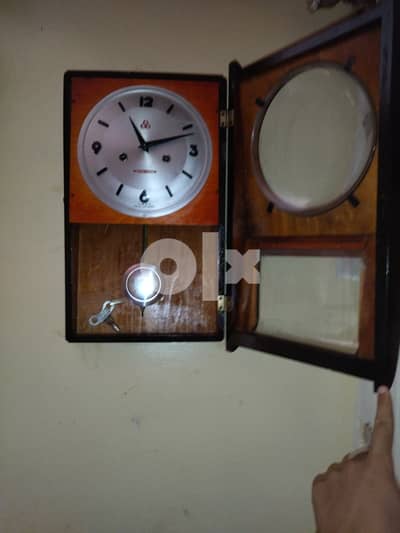 ساعة حائط 555 موديلpolaris سنت 1978 3
