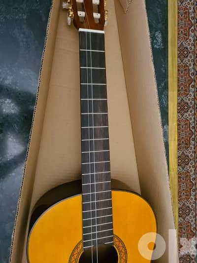 Yamaha C70 acoustic guitar 4